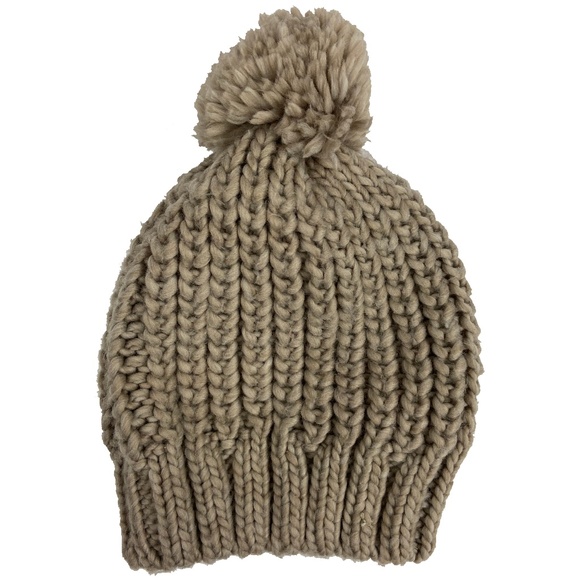 Vince Camuto Accessories - ❤️5/$25❤️ Vince Camuto Beige Winter Hat
